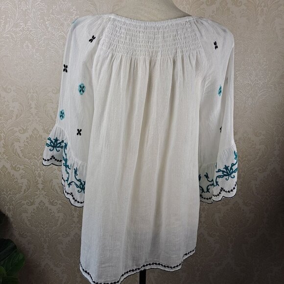 Style & Co Size Medium Embroidered Peasant Top White Blue Turquoise Flare Sleeve - Picture 9 of 15